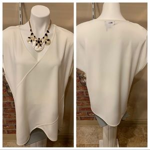 2 for $20🍒 🌹Classy DKNY Top🌹